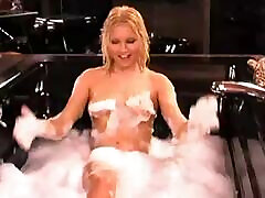 Sexy Blonde Carrie Minter Soaks up in Her Bubble Bath