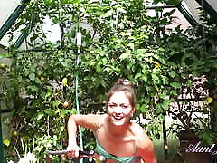 AuntJudys - 39yo Hairy bre ikson Amateur sibotak nakal Lauren gets wet in the garden