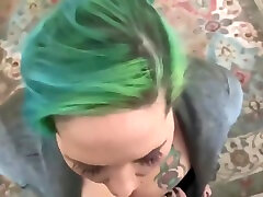 cattivo bionda signora è spesso succhiare con cannella anarchia