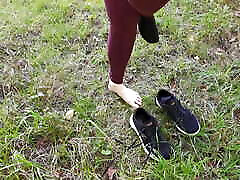 Barfeet and naked breasts for slapping