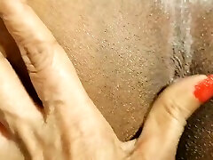 indiano signora-dopo un po stava godendo il suo culo ardente lussuria e diteggiatura il suo grande culo con la sua fica bagnata e grande