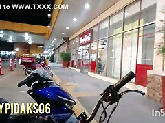Filipina Teen Walker Very Tight Pussy Kinantot Ko Sa Parking Area