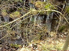 великолепная брюнетка китти наслаждается растяжкой влагалища