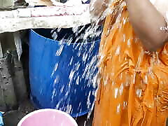 Anita ki hot boobs ki hot bathing